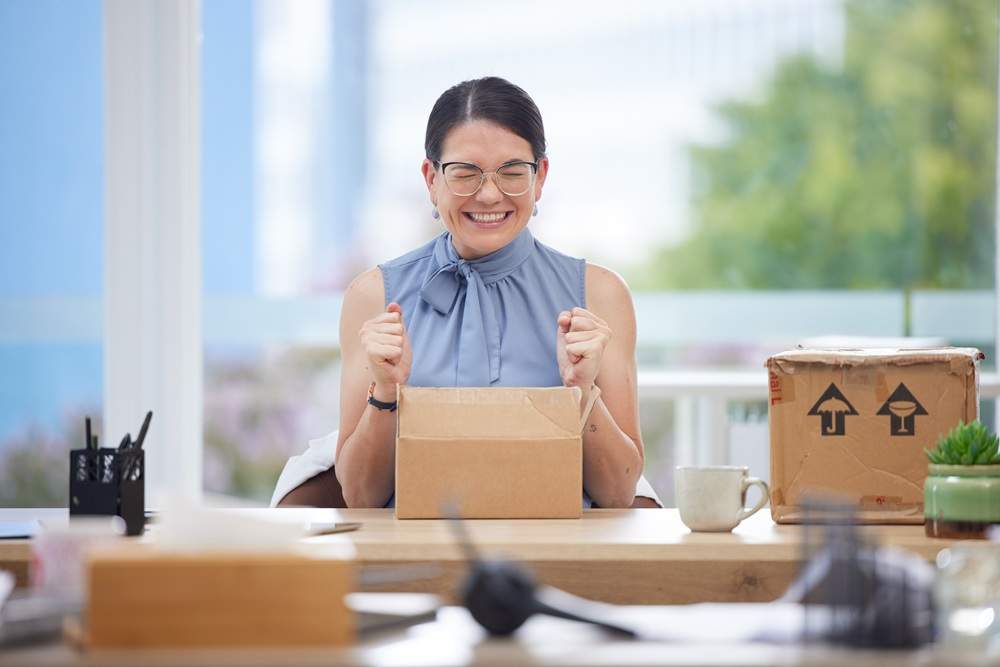 Employee Onboarding Kits That Wow: Why First-Day Gifting Matters More Than Ever
